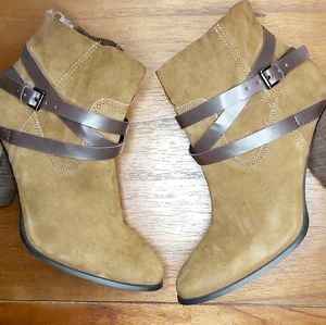 👢Carlos by Carlos Santana Miles Ankle Boots👢